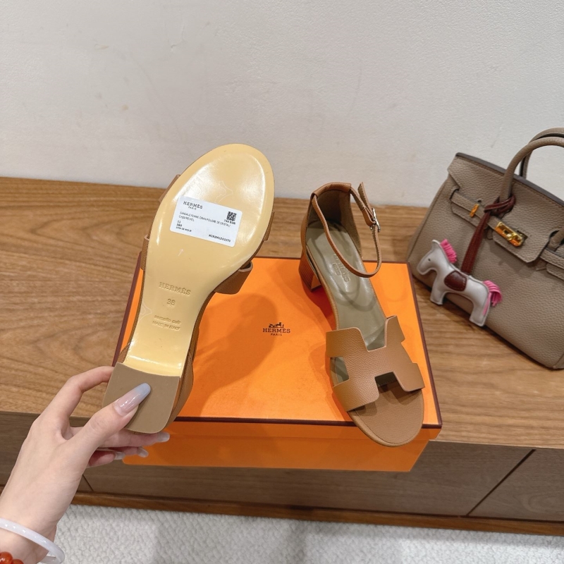 H**me5 sandals
